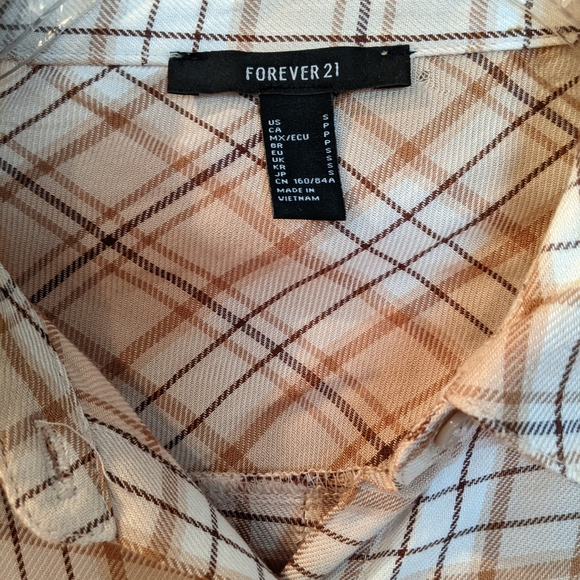 NWOT Flowy Rayon Flannel Button down blouse - Picture 2 of 5